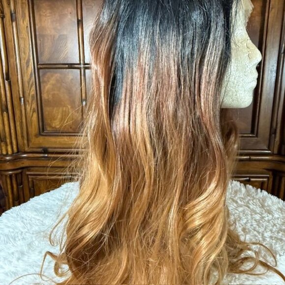 NWOT Ombre 30" Super Dense Lace Front Part Loose Wavy Synthetic Wig - Picture 8 of 16